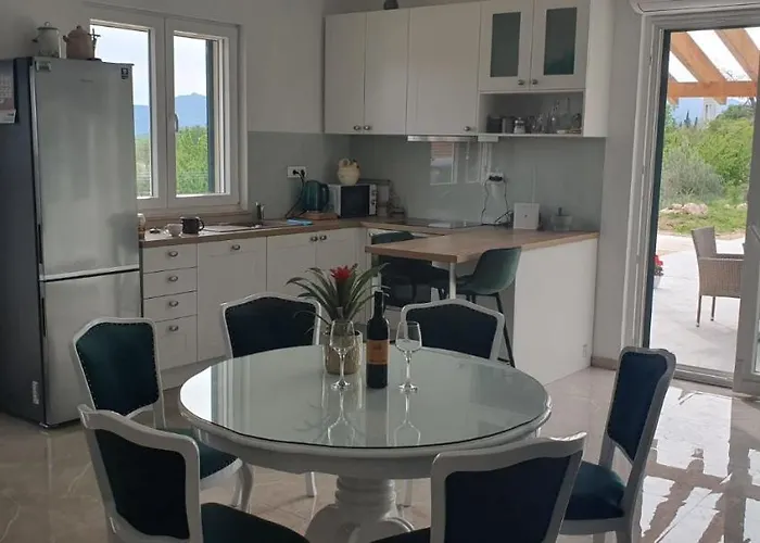 Miriva Villa Katuni